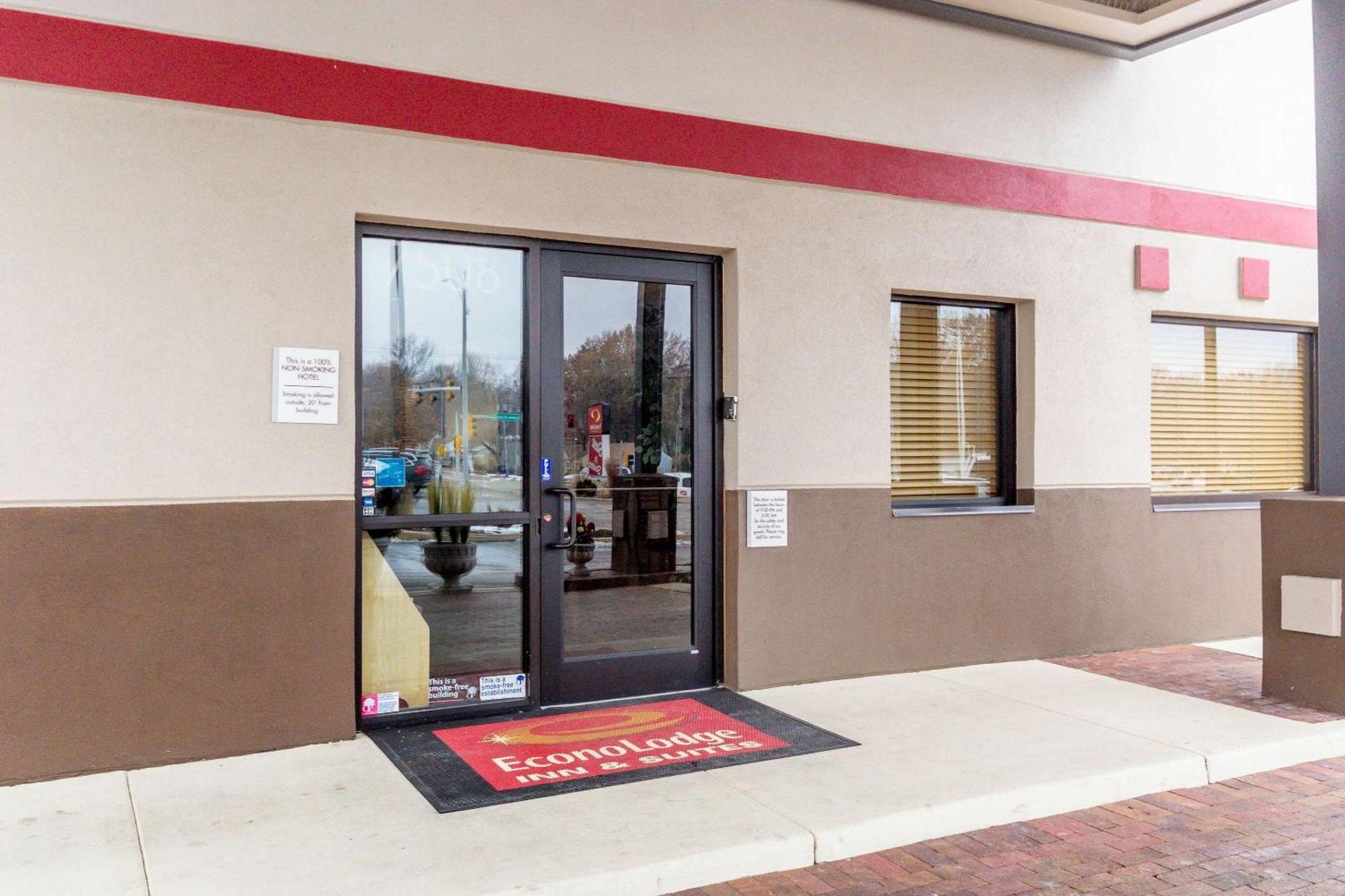 Econo Lodge Inn & Suites I-35 At Shawnee Mission Overland Park Exterior foto